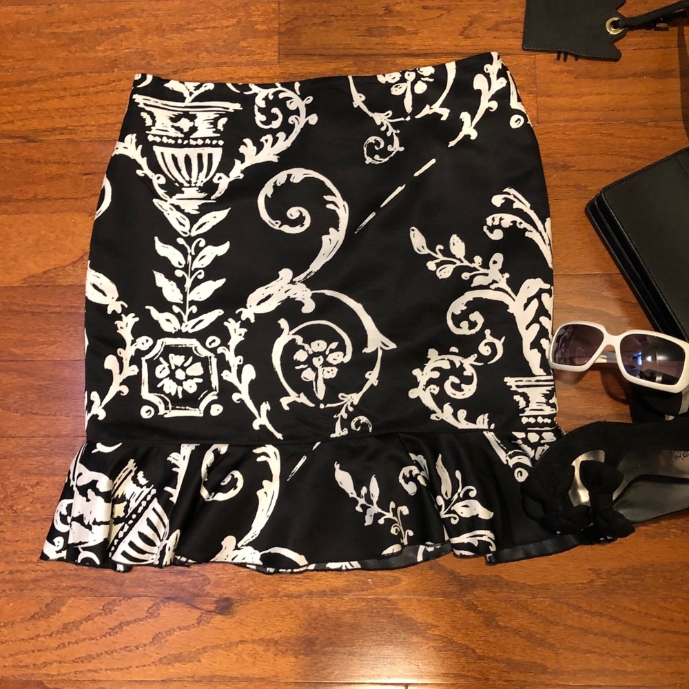 White House Black Market ruffle hem skirt